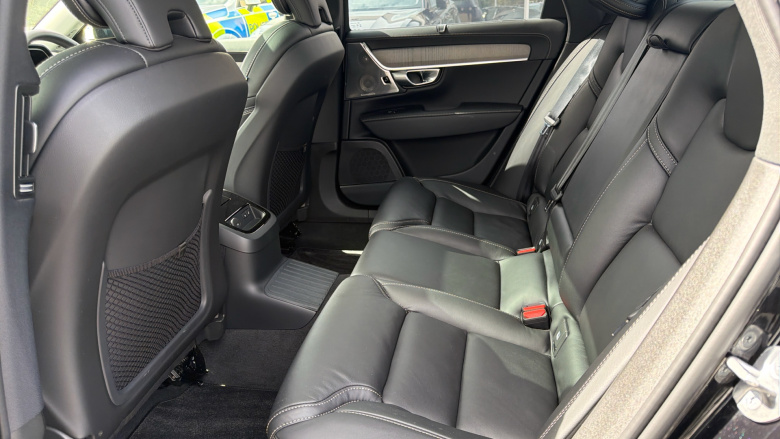 Volvo S90 2.0 T8 RC PHEV [455] Ultimate Dark 4dr AWD Auto Saloon